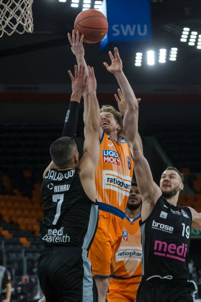 上屡次奉献 上屡次奉献